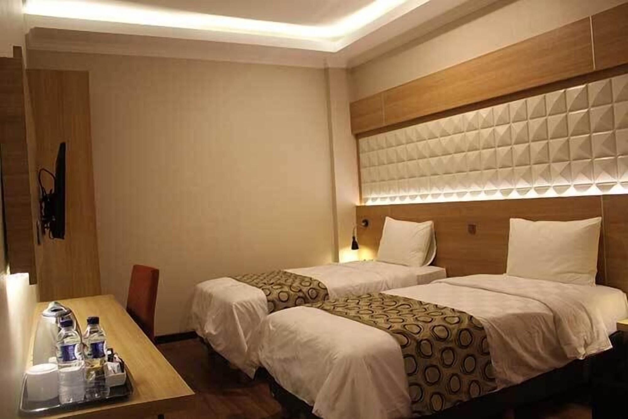 Fontana Hotel Jakarta Exterior foto