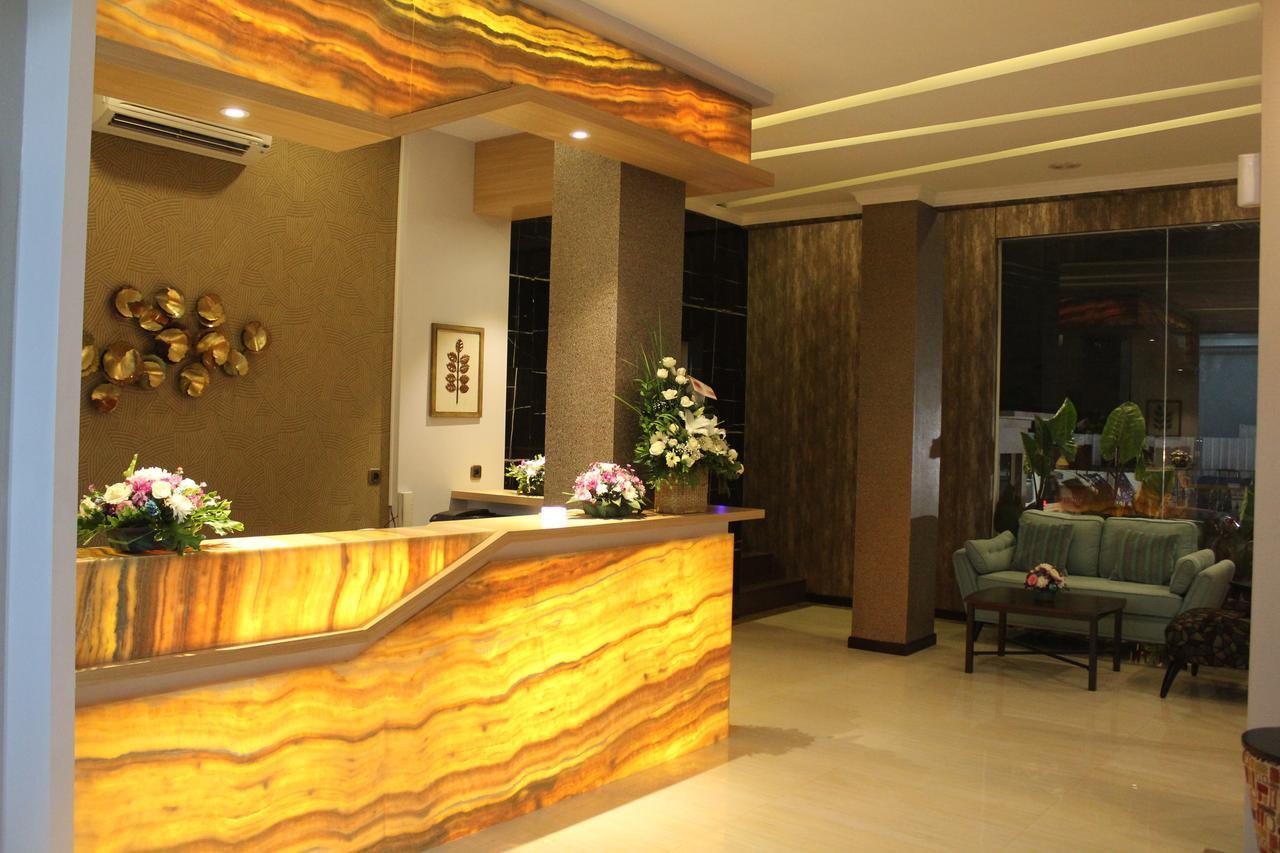 Fontana Hotel Jakarta Exterior foto