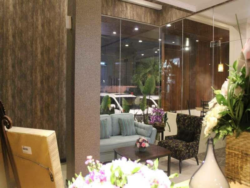 Fontana Hotel Jakarta Exterior foto
